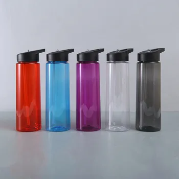 750ml műanyag szívószál csésze fogantyúval Kültéri sportvízforraló PS anyag Space Cup vizes palack Pure Color egyszerű
