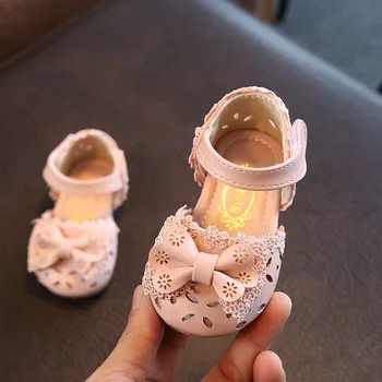 Nyári lányok Szandálok Aranyos masni Toddler Lány cipők Puha alsó Első Sétálók Gyerekek Beach Szandálok Hercegnő cipők